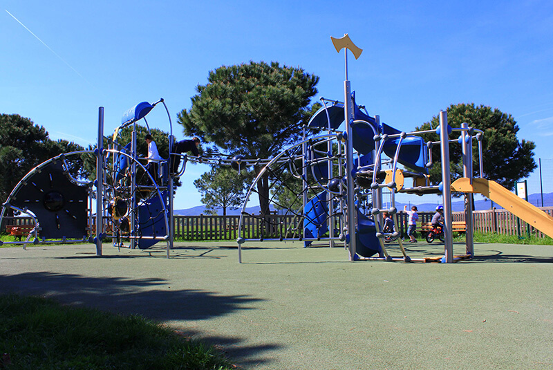 Aires de jeux de la Base Nature à Fréjus