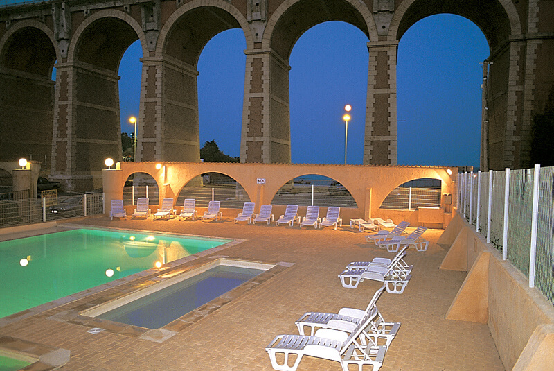 Espace piscine et pataugeoir au Camping Azur Rivage à Anthéor